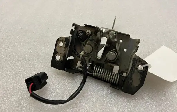 Mitsubishi Outlander Engine bonnet/hood lock/catch