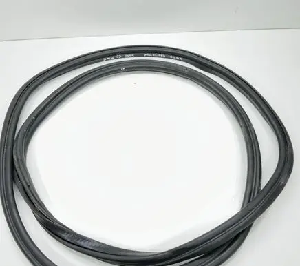 BMW i3 Trunk rubber seal (body) 7296906