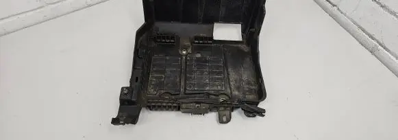 Renault Megane II Battery tray 8200467409