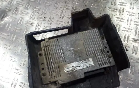 Renault Megane I Engine control unit/module 7700103716 hom7700864454