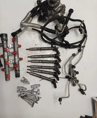 Audi Q7 4M Fuel injection system set 059130277CR 0445117042 059130089CS