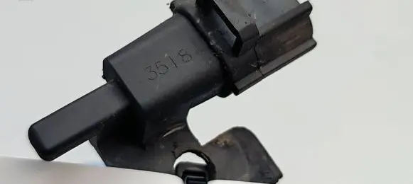 Dodge Challenger Outside/exterior temperature sensor 