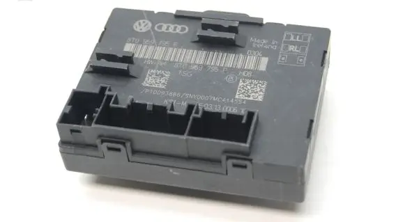 Volkswagen Golf VII Door control unit/module 5Q0959593