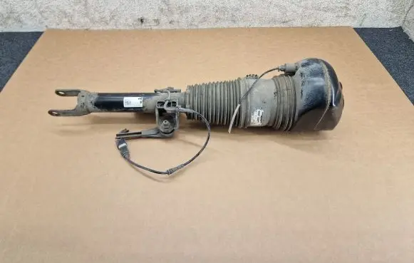 BMW 7 G11 G12 Front air suspension shock absorber 6877554