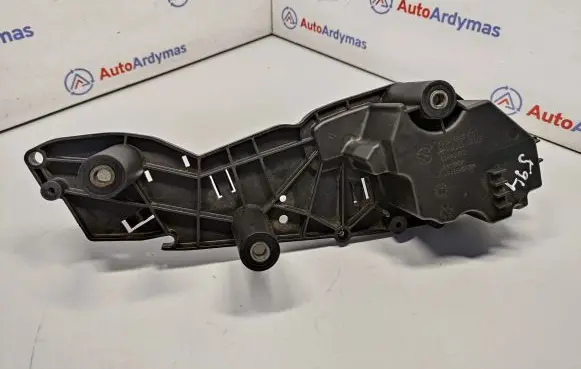Vacuum air tank