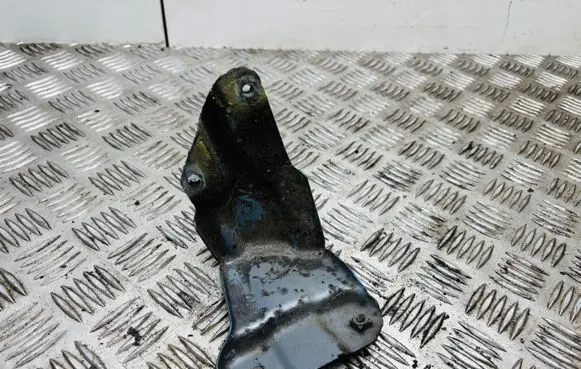 Volkswagen Golf Plus Fender mounting bracket 5M0821135