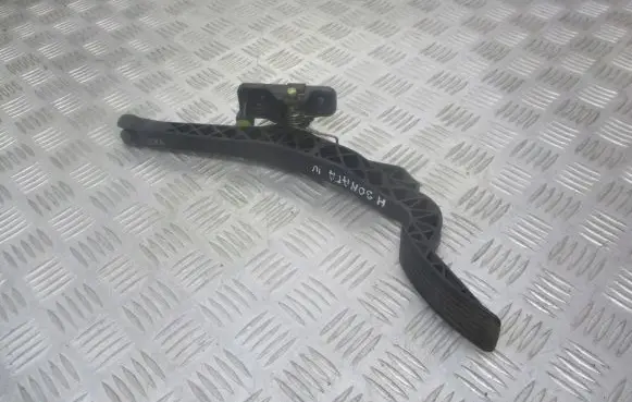 Hyundai Sonata Accelerator throttle pedal