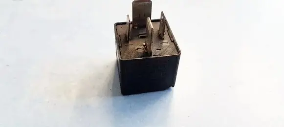 Volkswagen PASSAT B3 Other relay 7M0951253A 95VW10K705CA
