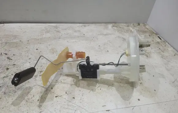 Mercedes-Benz GL X166 Fuel level sensor A1664700490