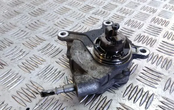 Toyota Avensis T250 Vacuum pump
