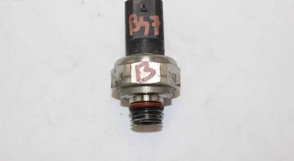 BMW 1 F20 F21 Exhaust gas pressure sensor 8570936 8791