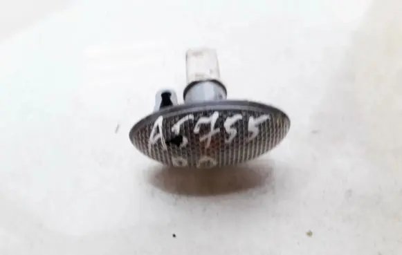 Peugeot 206 Front fender indicator light