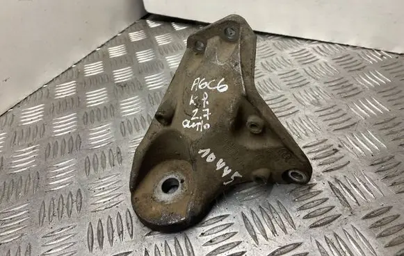Audi A6 S6 C6 4F Engine mounting bracket 4F0399113B