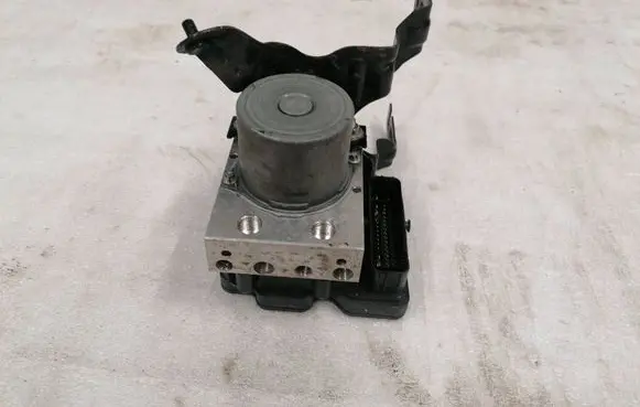 Jaguar XE ABS Pump GX7314F427AF