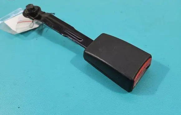 Hyundai Elantra Front seatbelt 888403X000 IMPRK1451964