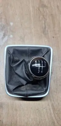 Volkswagen Golf Plus Gear shifter/selector 5M0711456C