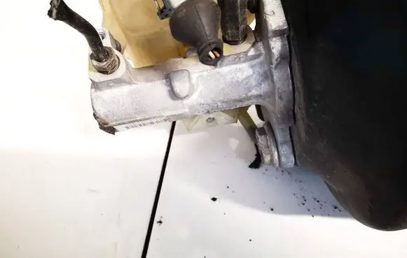 Master brake cylinder
