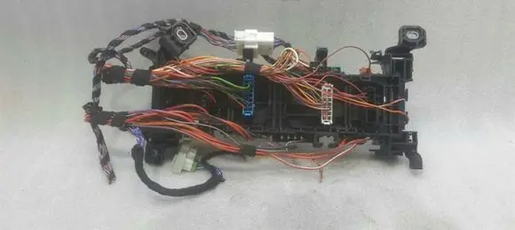 Mercedes-Benz A W176 Fuse module A2465400340
