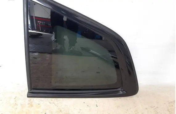BMW X3 G01 Rear door window glass 