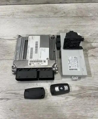 BMW 5 E60 E61 Engine ECU kit and lock set 7801711 0281013251 6943791