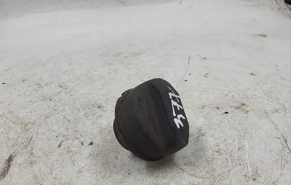 Audi A4 S4 B5 8D Fuel tank filler cap 