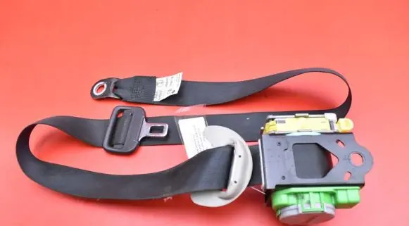 Toyota Corolla Verso E110 Front seatbelt 73220-0F050