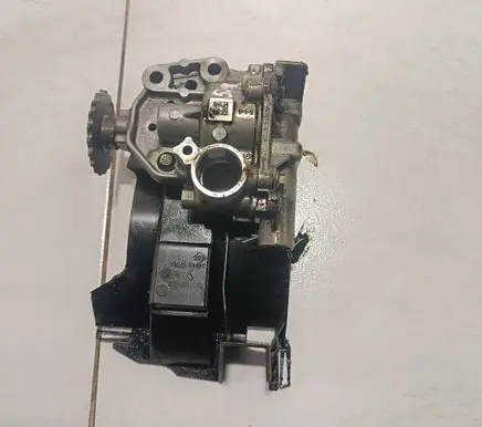 Renault Master III Oil pump 8200916824