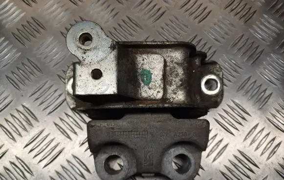 Fiat Grande Punto Engine mount bracket 071A2366