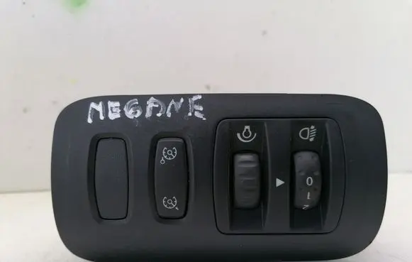 Renault Megane II Headlight level height control switch 8200079020