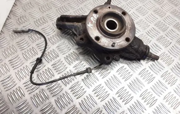 Citroen C4 I Picasso Front wheel hub