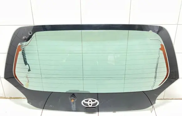 Toyota Aygo AB10 Rear windscreen/windshield window 43R00050