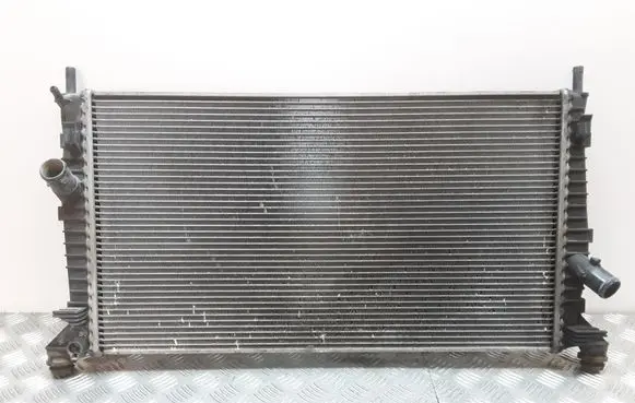 Ford Focus Coolant radiator 3M5H8005RK