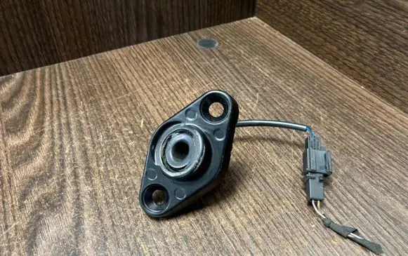Volkswagen Caddy Sliding door lock loop/hook striker 2K0843639E