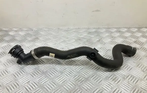 Engine coolant pipe/hose