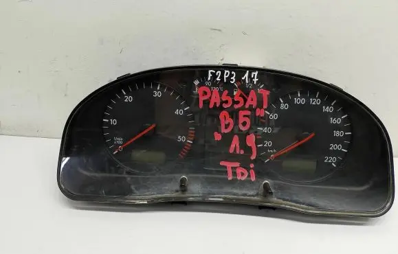 Volkswagen PASSAT B5 Speedometer (instrument cluster) 3B019861J