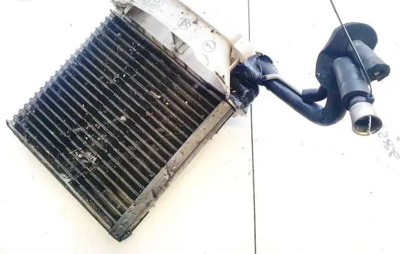 A/C cooling radiator (condenser)