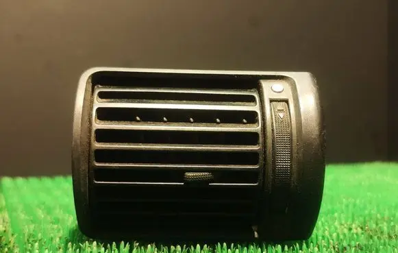 Audi A4 S4 B5 8D Dash center air vent grill 8D1820901