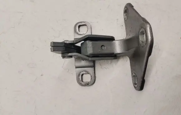 BMW X5M F85 Rear door lower hinge 7352697