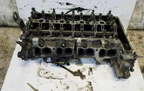 BMW 1 F20 F21 Engine head 