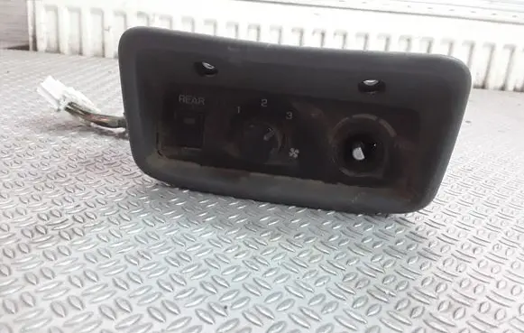 Mitsubishi Pajero Climate control unit MR500177