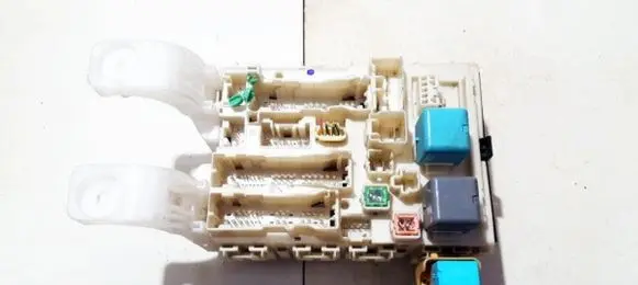 Toyota Prius (XW20) Fuse box set 8273047290 2074-6k11