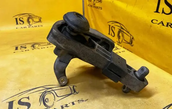 Volvo XC90 Engine mounting bracket 31430490 31480664