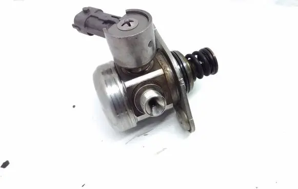 Ford Kuga II Fuel injection high pressure pump 0261520140 BM5G9D376BB