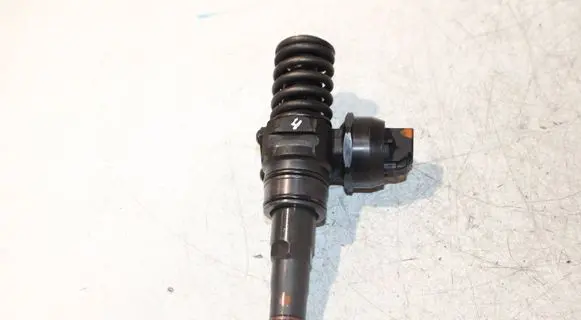 Audi A4 S4 B7 8E 8H Fuel injector 038130073BJ 0414720229