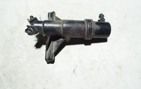 Windshield washer spray nozzle