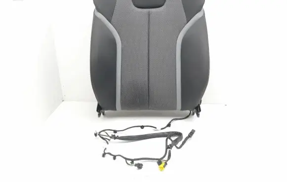 Audi Q2 - Front passenger seat 