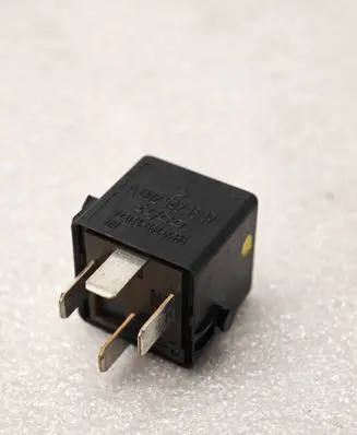 Mercedes-Benz Vito Viano W638 Other relay A0025421319 V23134B52X336