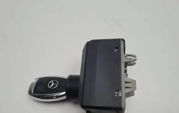 Mercedes-Benz ML W166 Ignition lock A1669052801