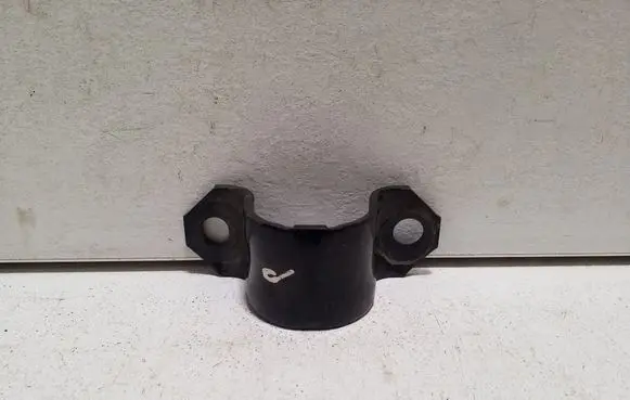 Toyota Yaris Cross Sway bar bush bracket, front T12681