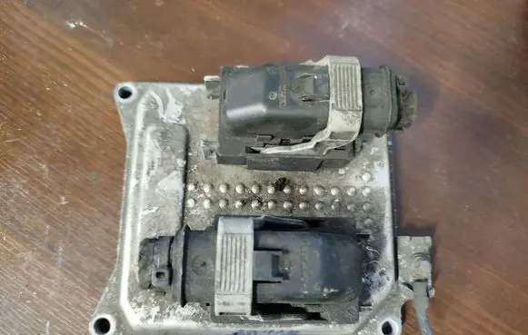 Opel Astra J Engine control unit/module 55568735
